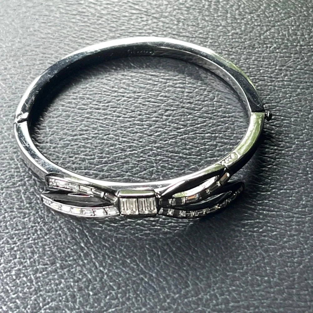 Coach‎ Bow Bangle Bracelet Womens OS Gunmetal Coquette Crystal Hinge Cuff